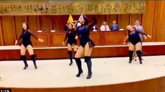 Asamblea Nacional explica sobre el baile en uno de sus salones