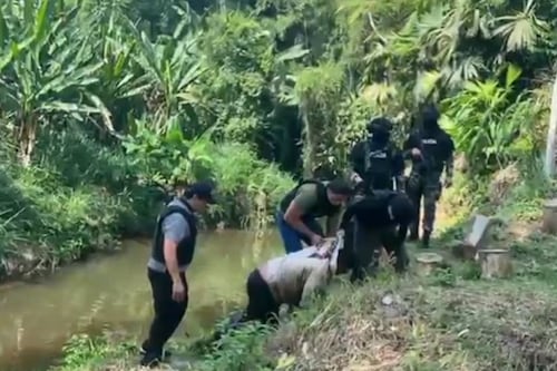 Capturan a alias ‘Caballo’ tras intentar huir por un río en Santo Domingo de los Tsáchilas
