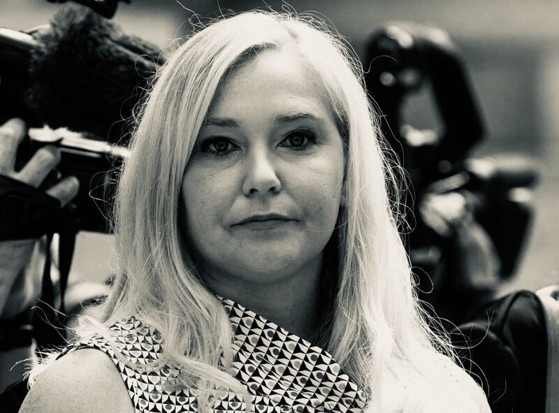 Virginia Giuffre, la mujer que denunció a Jeffrey Epstein y al príncipe Andrés, fue hallada muerta. Su familia afirma que fue un suicidio