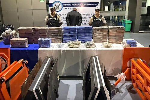 Camuflada en maquinaria industrial: así incautaron 107 paquetes de droga en Guayllabamba