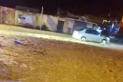 Cierre de vía y viviendas afectadas en Santo Domingo tras desbordamiento de ríos en Alluriquín