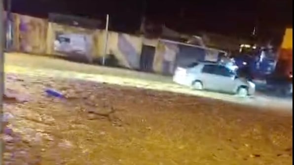 Las precipitaciones provocaron inundaciones y el cierre de la vía Alóag–Santo Domingo en el km 95 y en el sector Unión del Toachi.