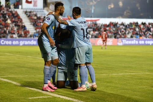 U. Católica vence al T. Universitario se suma al Delfín para jugar la Fase de Grupos de la Sudamericana