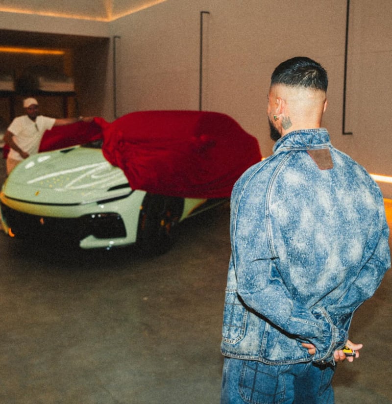 El exclusivo Ferrari de Maluma