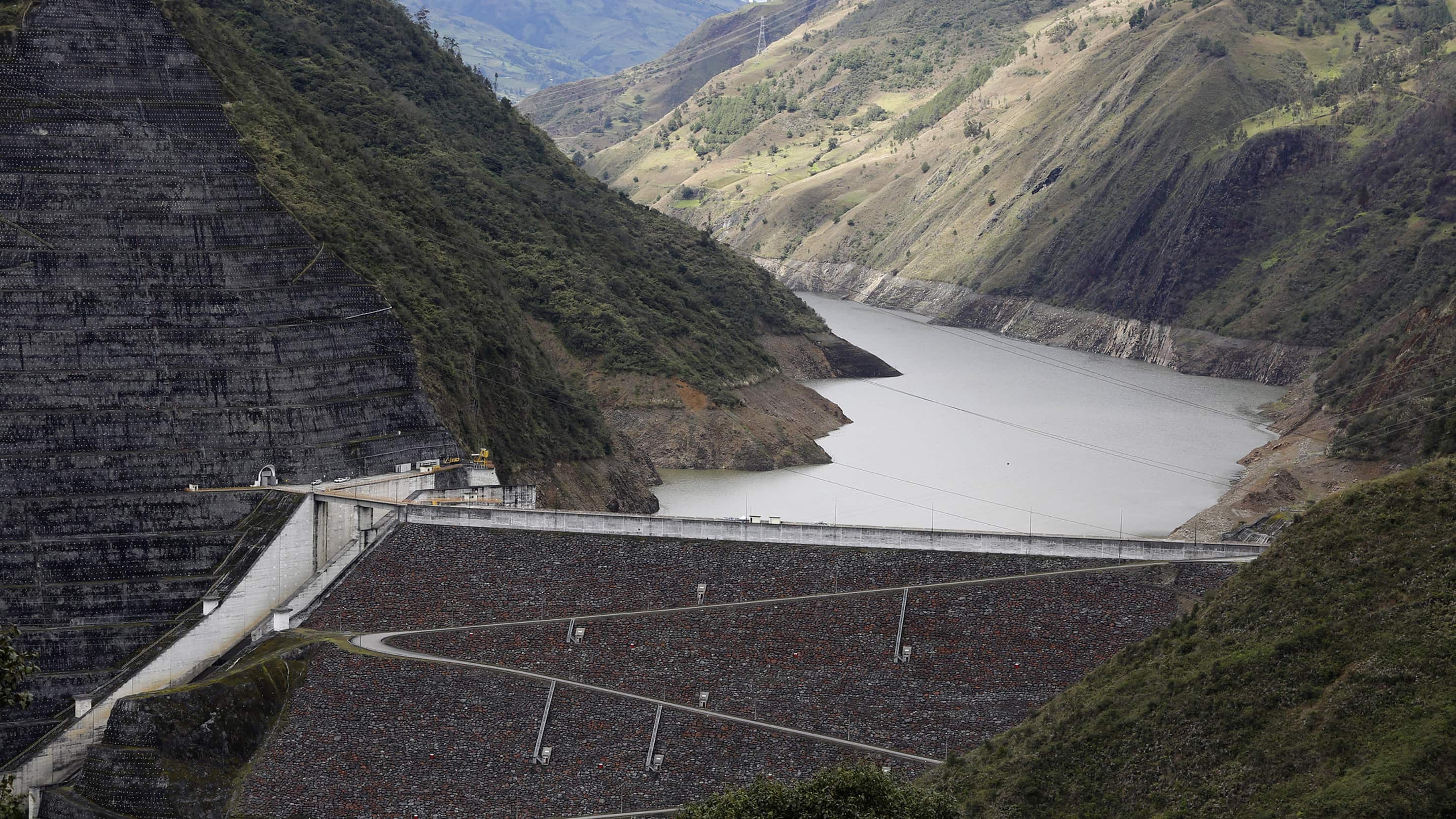 Cuenca,Ecuador 7 de mayo de 2024 El presidente de la republica Daniel Noboa Azin visito a la Central Hidroeléctrica Mazar para costatar que "Se ha recuperado alrededor de 18 metros, que representa el 35% del volumen útil del embalse.