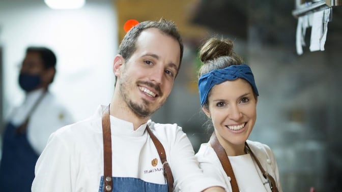 La chef Caro Sánchez de MasterChef Ecuador y su esposo, Iñaki Murua