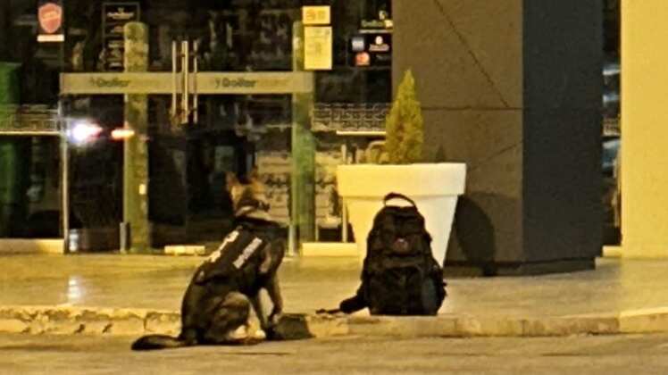 Abandonaron mochila con explosivos en las afueras de edificio en el norte de Quito