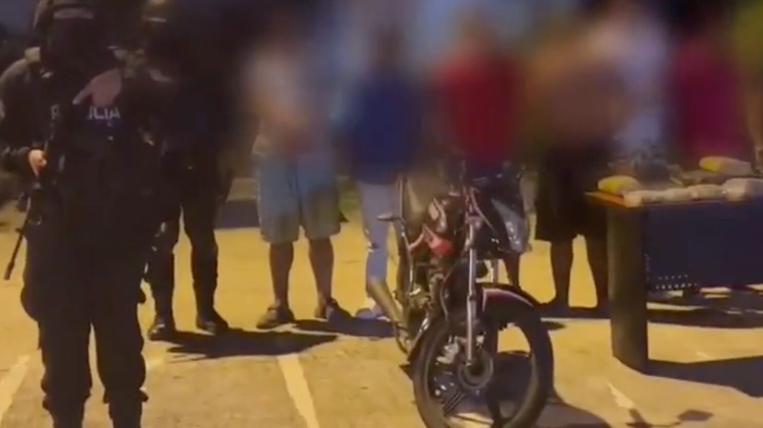 Desarticulan a una organización terrorista de ‘Los Choneros’.