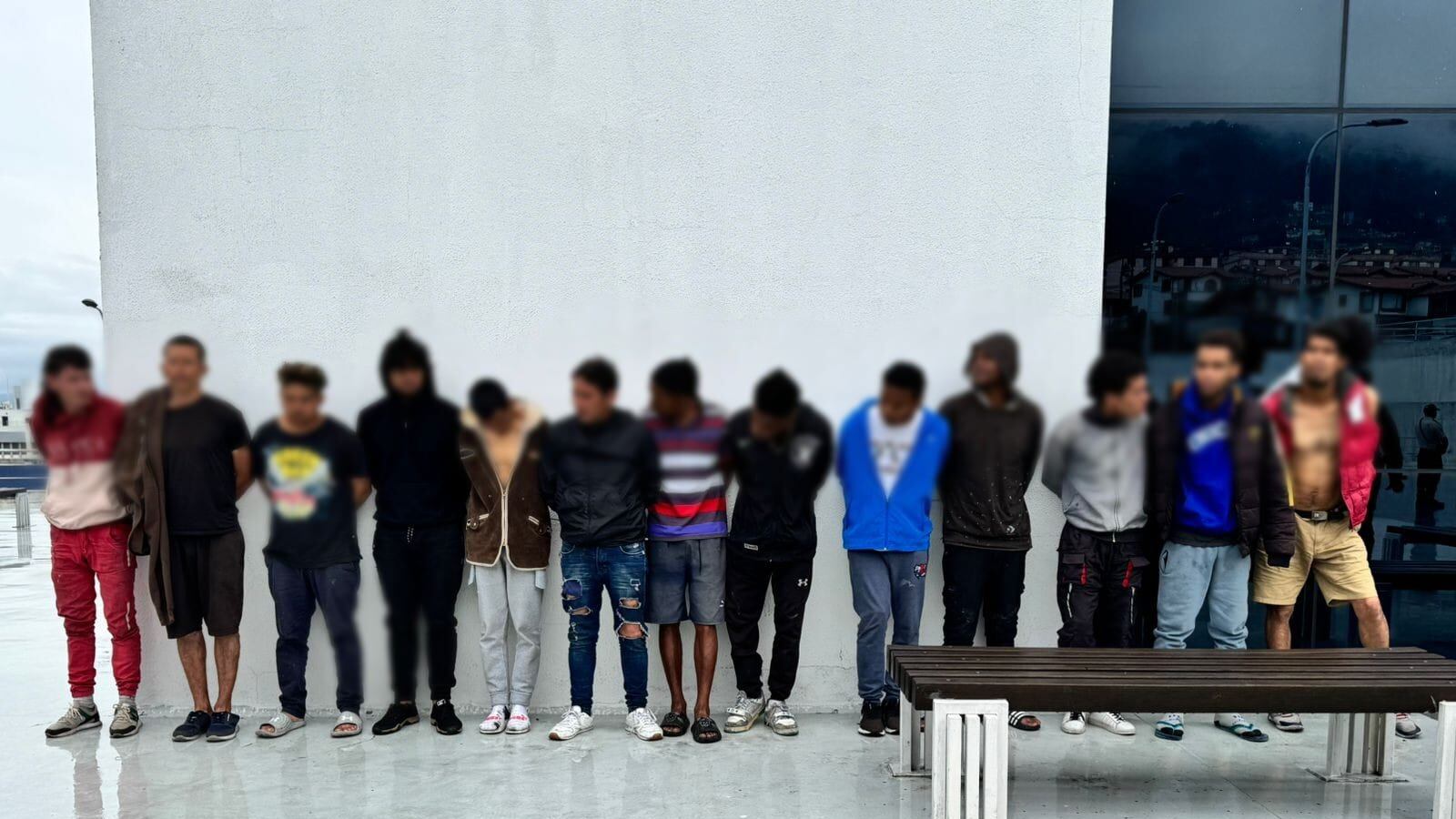 En Quito, contundente operativo permitió la aprehensión de 13 sospechosos de varios delitos