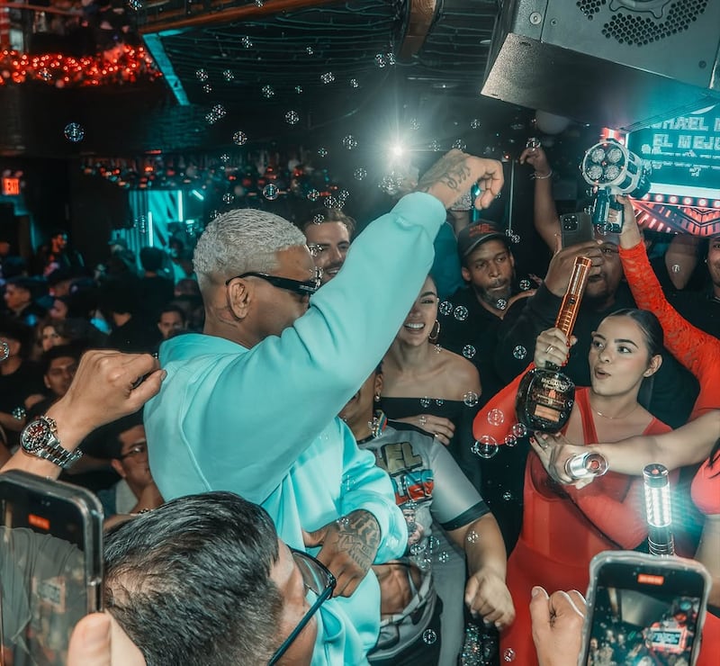 Así festejo Michael Morales su victoria sobre Sean Brady.