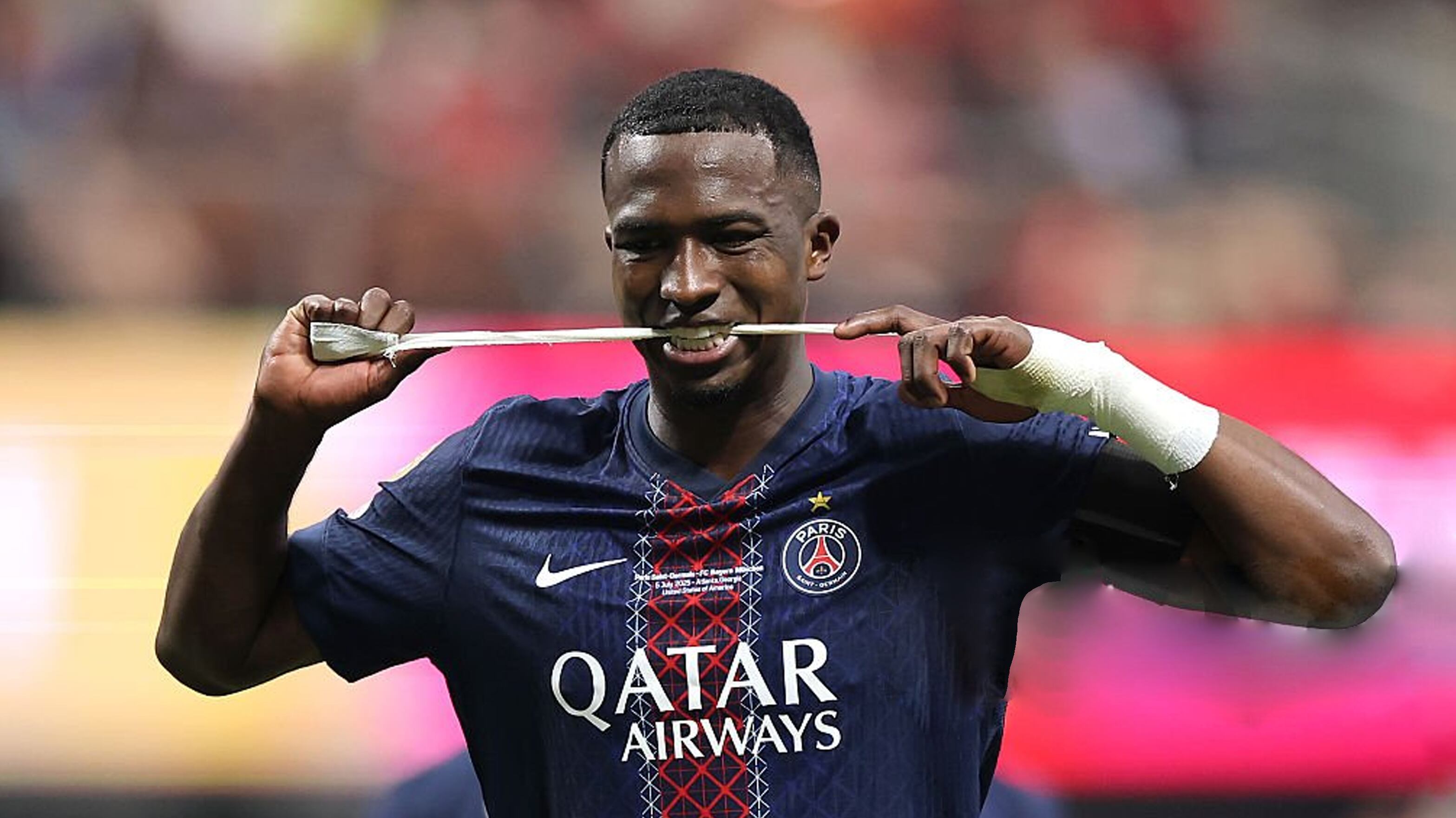 Willian Pacho tras ser expulsado ante el Bayern