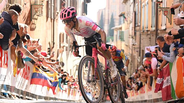 Richard Carapaz tiene una etapa decisiva este sábado 31 de mayo.