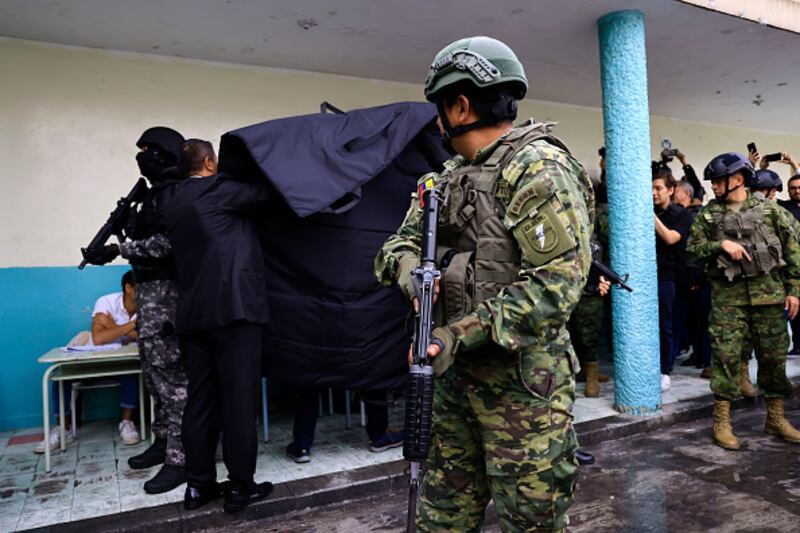 Toque de queda en Quito