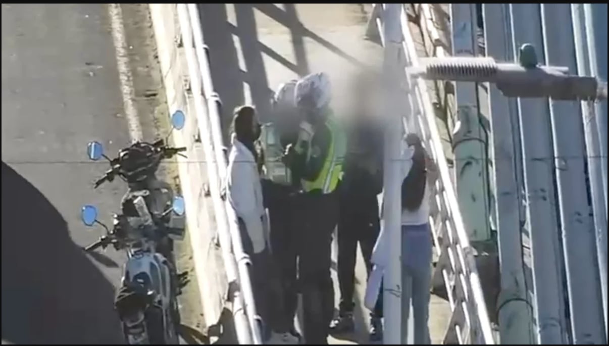 Una joven intentó lanzarse desde el puente de Atocha en Ambato