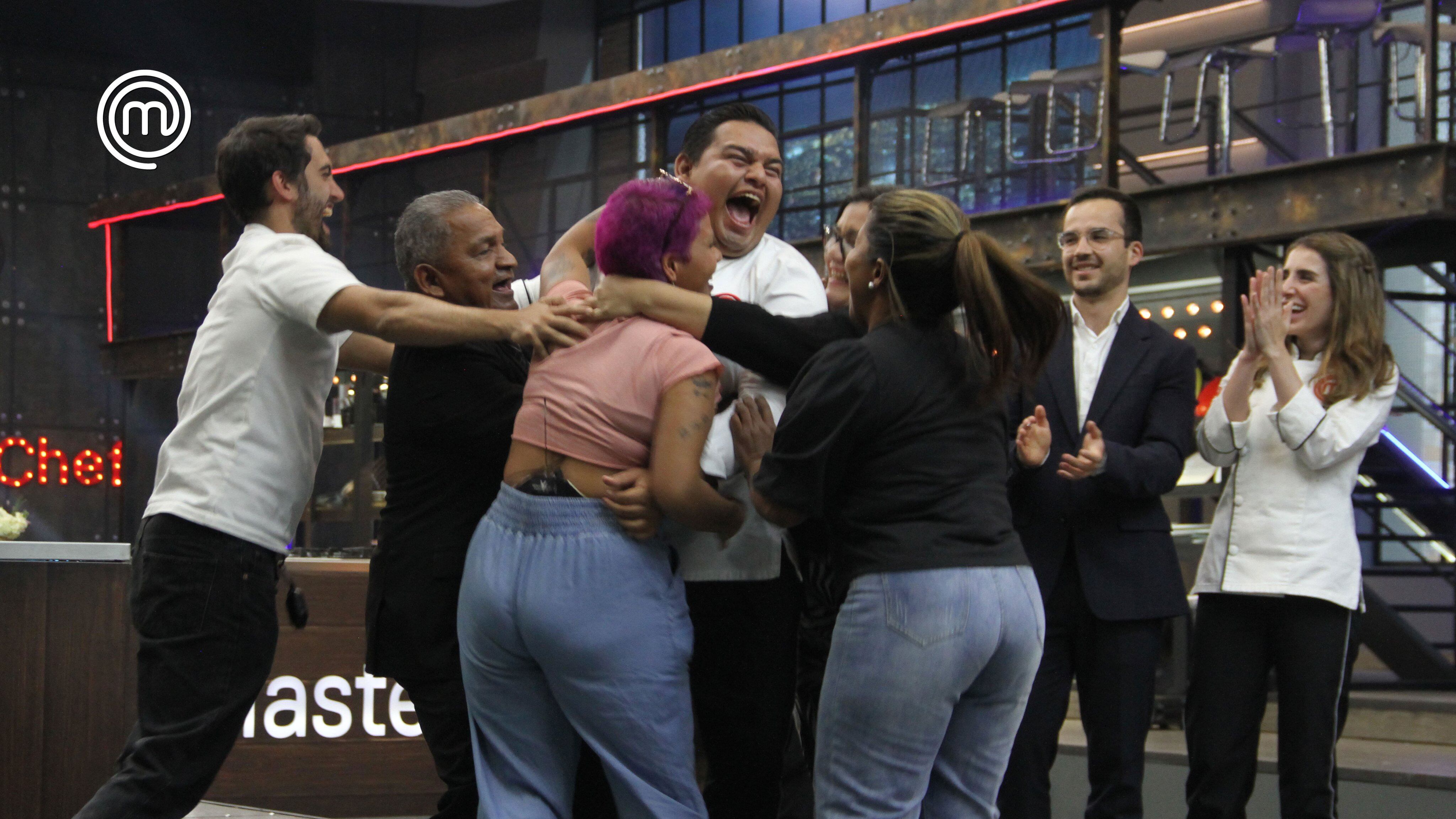 Henry es el mejor cocinero aficionado de Ecuador (Foto Teleamazonasec)