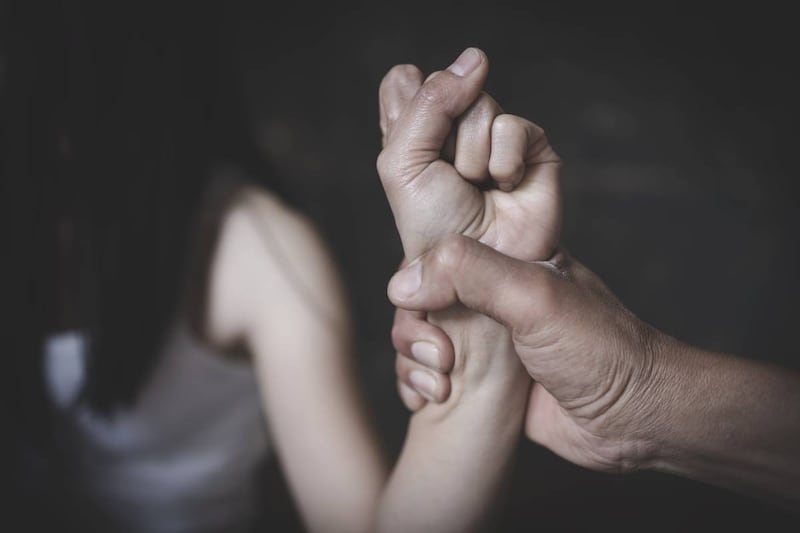 Homem, de 40 anos, é preso após perseguir e abusar de adolescente em Portugal