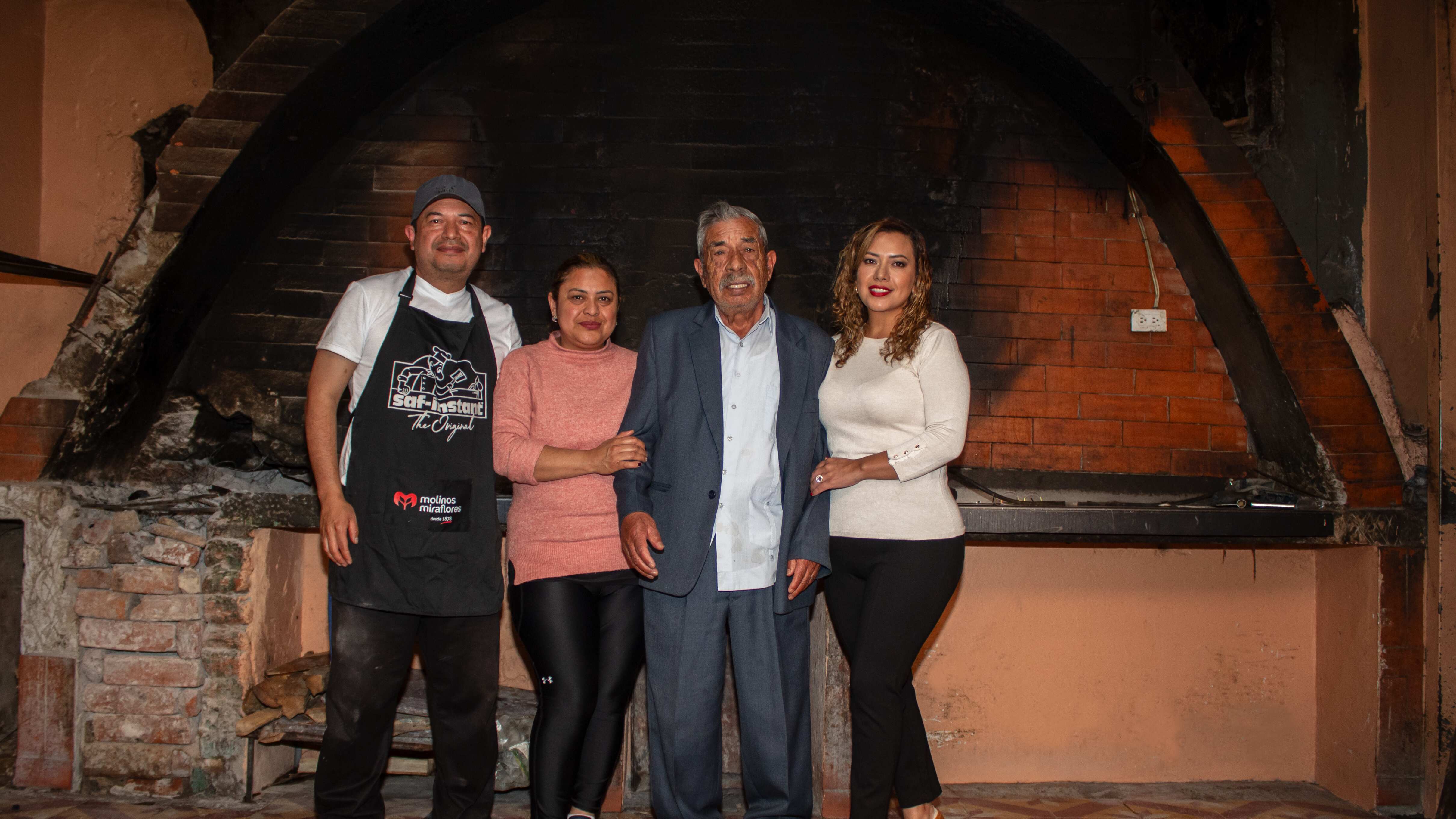 Roberto, Mayra, Carolina y Luis Eliécer Villacís, de Panadería San Luis en Ambato.