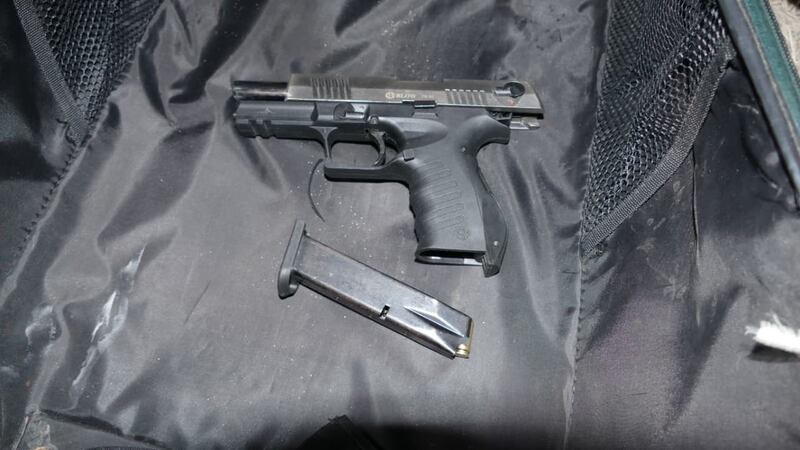 ¿Cómo operaban estructuras de Los Lobos y Los Choneros en el norte de Quito?