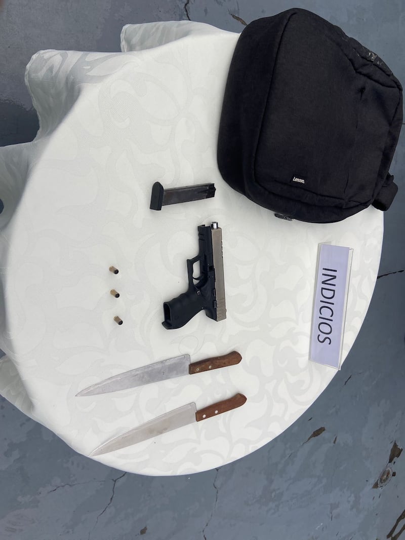 Intentaron asaltar un bus que circulaba por la Av. Simón Bolívar y se toparon con dos policías a bordo