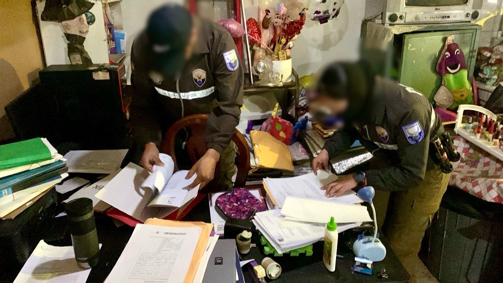 El caso de un notario de Quito detenido por uso de documento falso