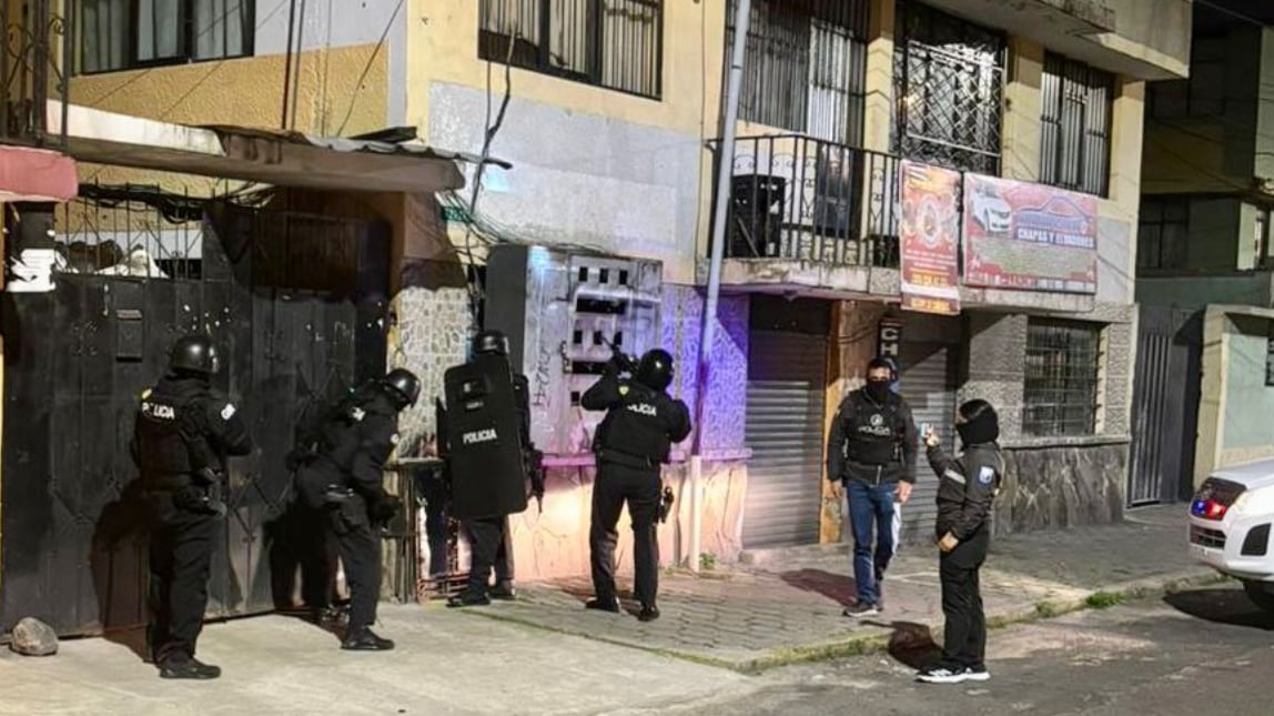 Fabricaban licor adulterado y lo hacían pasar como botellas de marcas reconocidas en Quito