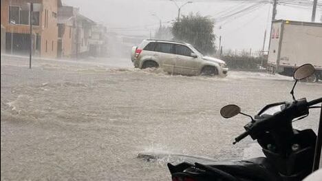 Intensa lluvia en Cuenca