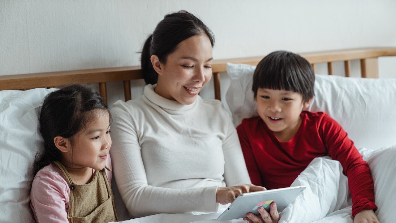 La covisualización de series y películas es muy beneficioso para los niños