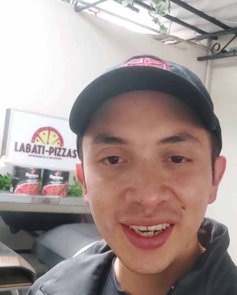 Pablo Coello, dueño de Casa Labati Pizzas, agradeció el respaldo de los cuencanos que convirtieron su fracaso en una historia de esperanza.