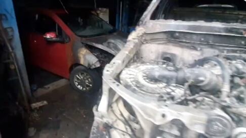 Una mecánica terminó calcinada.