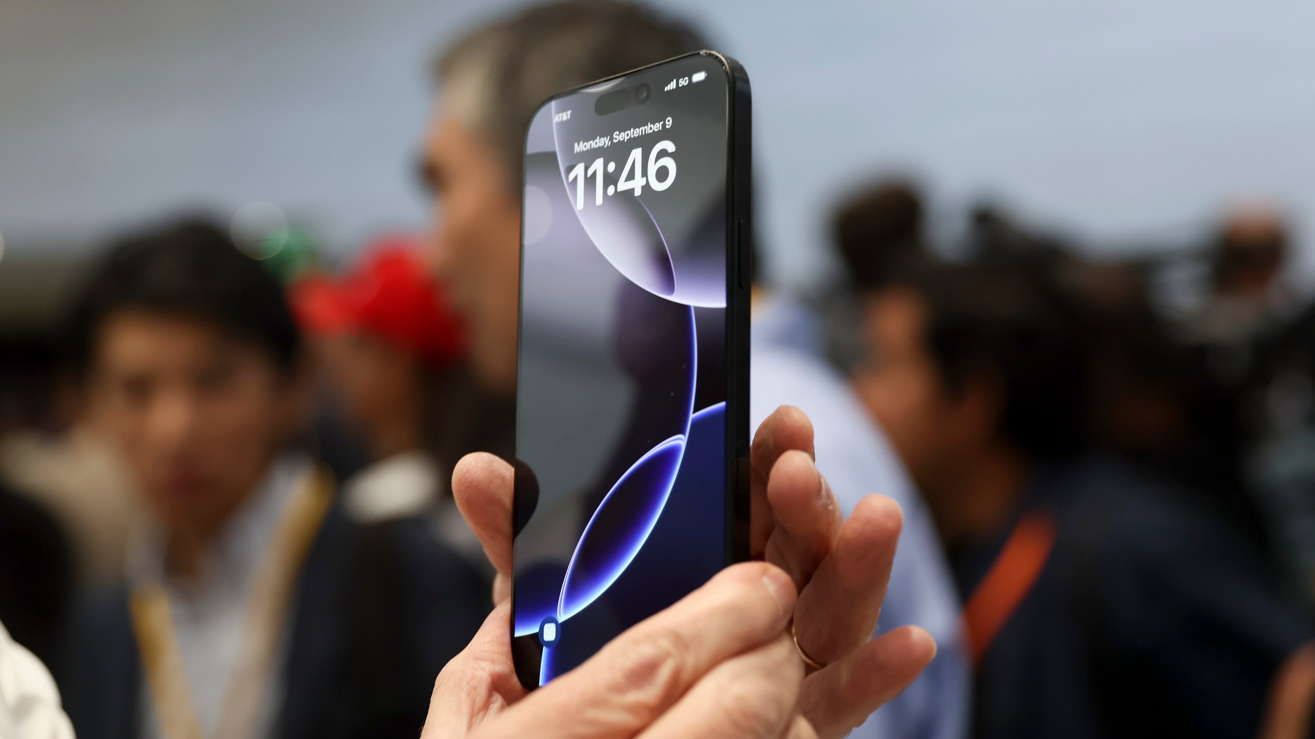iPhone 16
