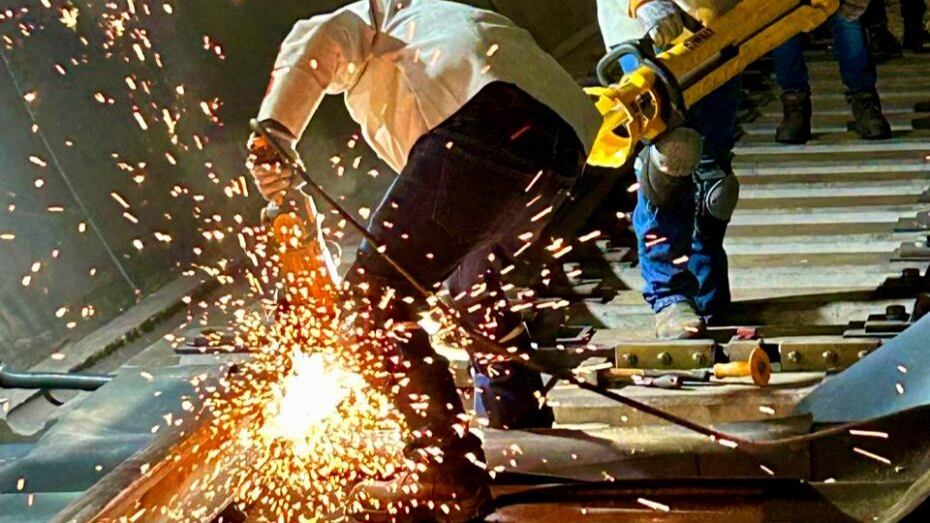 Metro de Quito: reparan microfisuras en el riel entre las estaciones Recreo y Magdalena