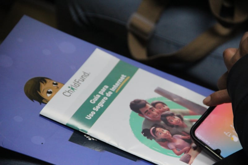 Riesgos digitales en Ecuador: 3 de cada 10 niños y niñas han sufrido violencia en línea, alerta ChildFund - Fuente: Boletín de Prensa