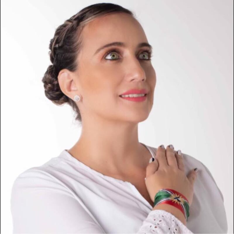 Johana Nuñez , candidata a la Prefectura de Santo Domingo de los Tsáchilas