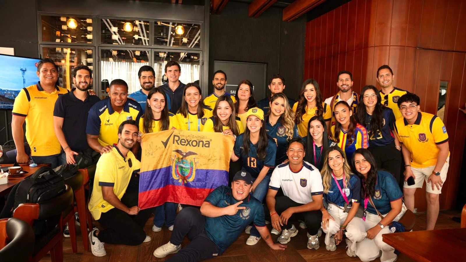 Rexona y Antonio Valencia, juntos para demostrar que la pasión nunca abandona