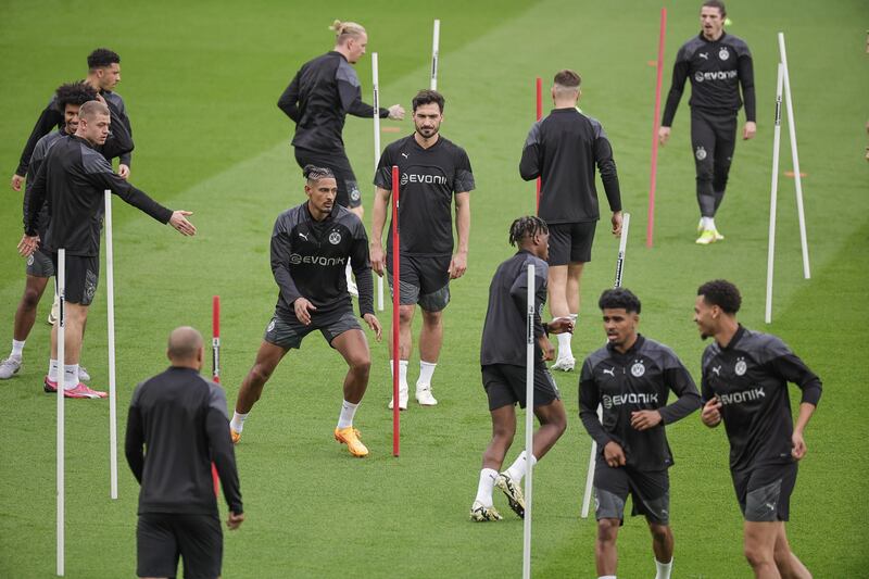 Los muchachos del Borussia Dortmund realizan trabajo físico ya que la semifinal se podría alargar para saber quién viaja hacia la final de Wembley.