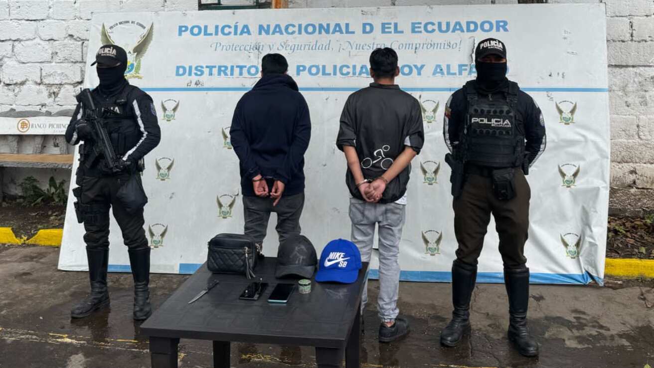 Hombre fue asaltado, siguió a los ladrones en taxi y logró que fueran capturados en Quito