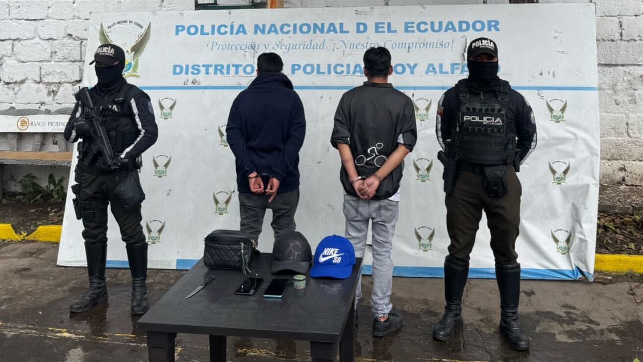 Hombre fue asaltado, siguió a los ladrones en taxi y logró que fueran capturados en Quito
