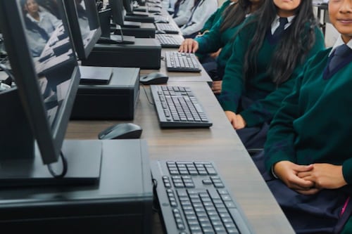 ¿Cuándo empiezan las vacaciones escolares en Ecuador en 2026?