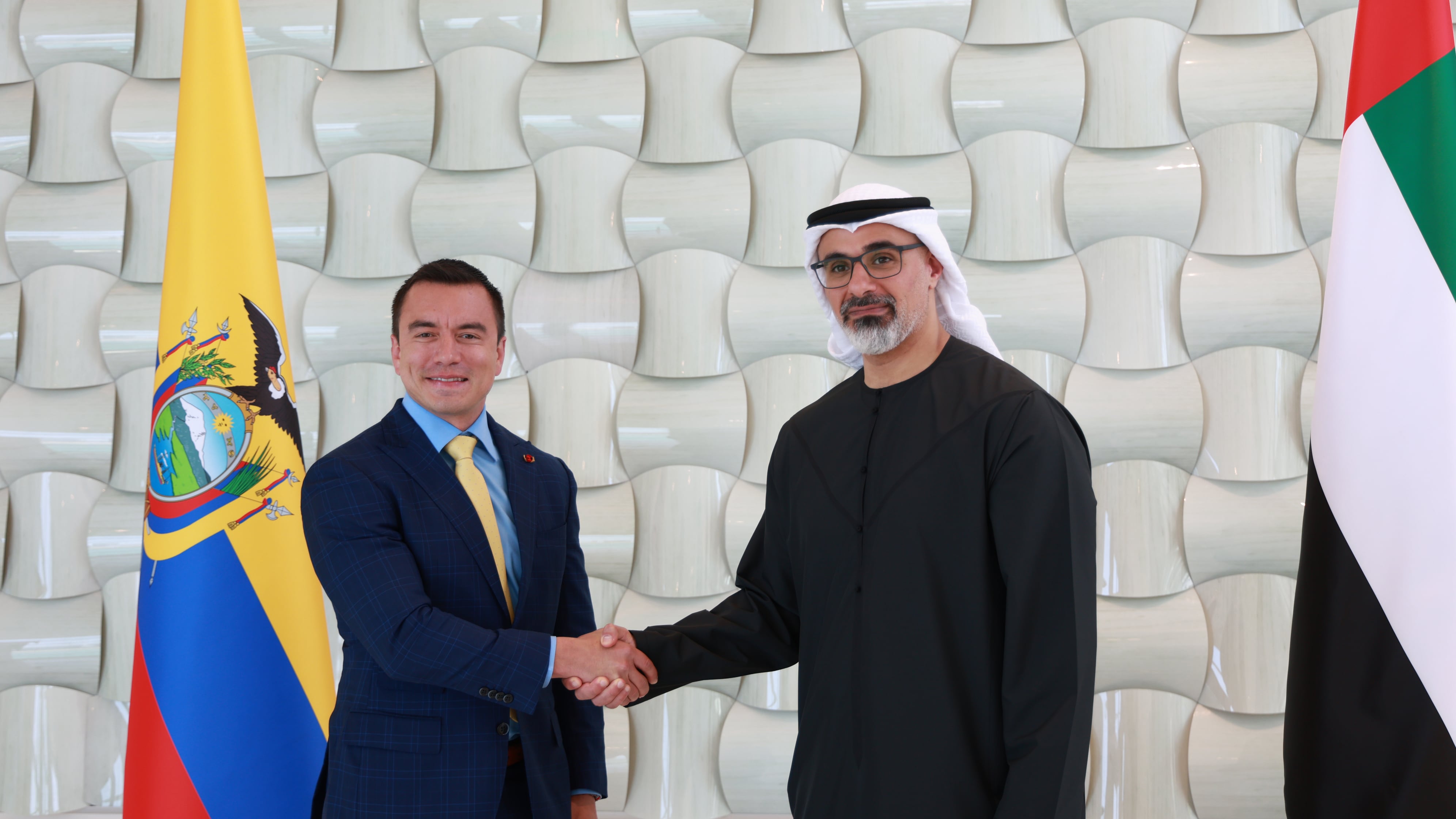 1 de mayo del 2025.- El presidente Daniel Noboa, durante el saludo protocolar con su Alteza el Jeque Khaled bin Mohamed bin Zayed Al Nahyan, príncipe heredero de Abu Dabi.