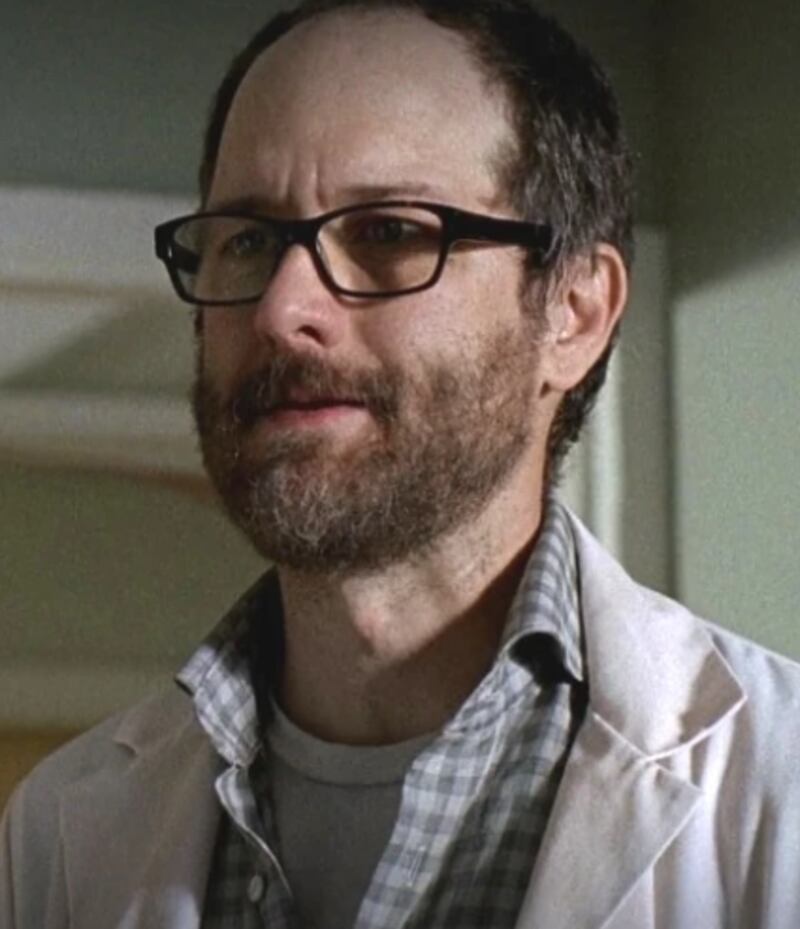 Dr. Steven Edwards, el papel interpretado por Erik en la serie.