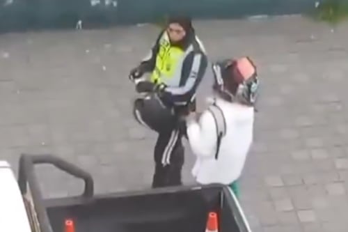 AMT investiga a agente de tránsito en Quito por presunto soborno captado en video