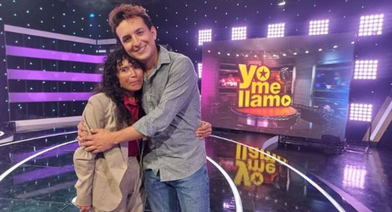 Emmanuel junto a su madre en Yo Me LLamo (Captura de pantalla de Instagram)