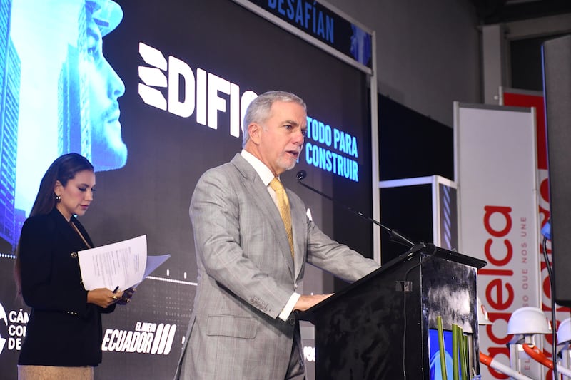 La feria reúne a empresas, bancos, arquitectos y desarrolladores inmobiliarios en una agenda enfocada en urbanismo, tecnología y crecimiento del sector.