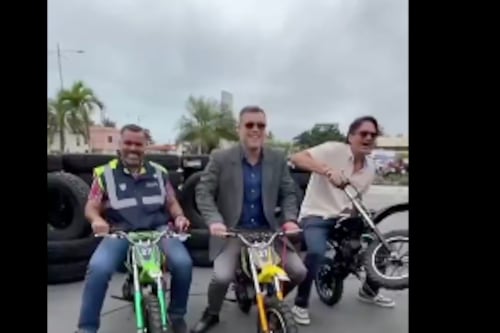 ¿Se entregaron 16 mini motos para combatir la inseguridad? La verdad detrás de la entrega en Santa Elena