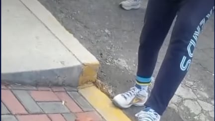 Moradores retuvieron y golpearon a dos menores por supuesto robo en Santa Anita, sur de Quito