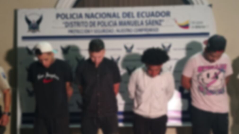 La razón por la que sujetos a bordo de un vehículo intentaron huir de la Policía en el centro de Quito