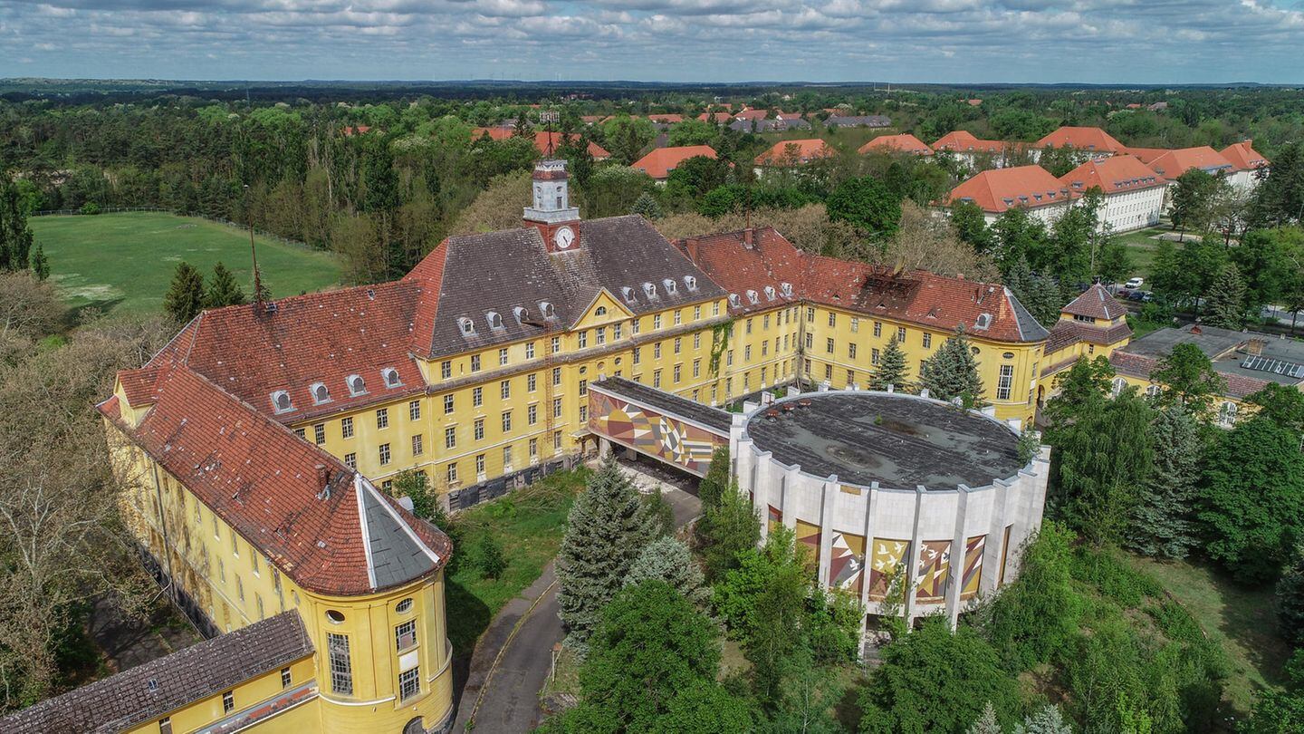 La ‘Ciudad Nazi Prohibida’ de Europa donde los adolescentes ahora se escabullen para beber.