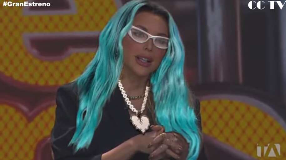 Erika Vélez como Karol G