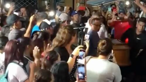 Los cuerpos de Cristhian Nieto y Nicole Burgos llegaron a Babahoyo donde les dan su último adiós