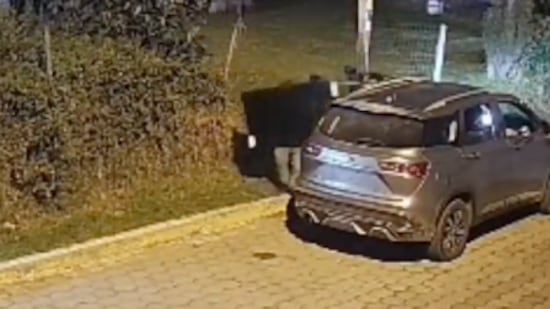 Cámara de seguridad registró el momento exacto de un robo en una vivienda en Tumbaco - Fuente: Video de X